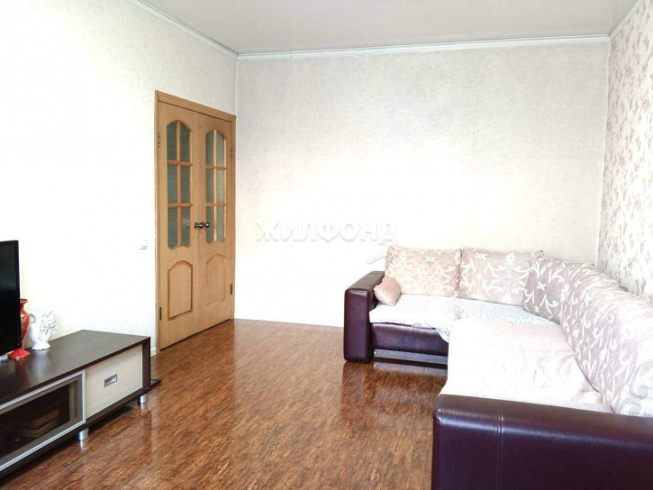 4-комн квартира Калинина улица, д.8 4-комн квартира Калинина улица, д.8