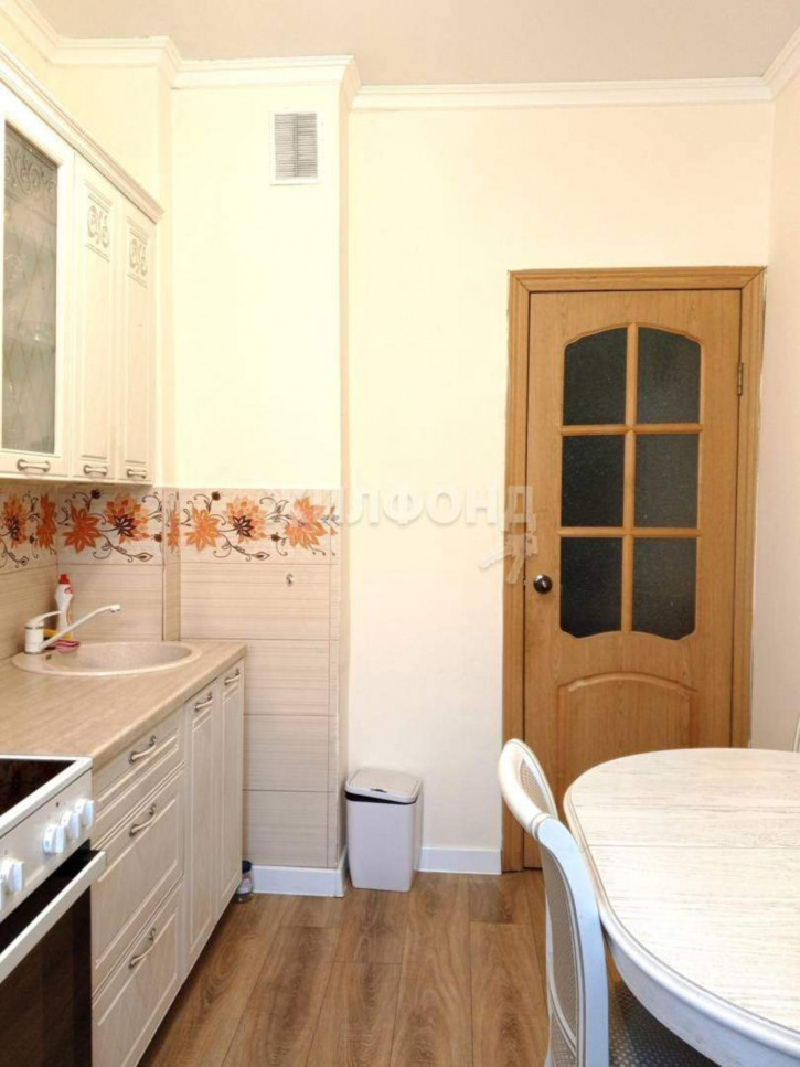 4-комн квартира Калинина улица, д.8 4-комн квартира Калинина улица, д.8