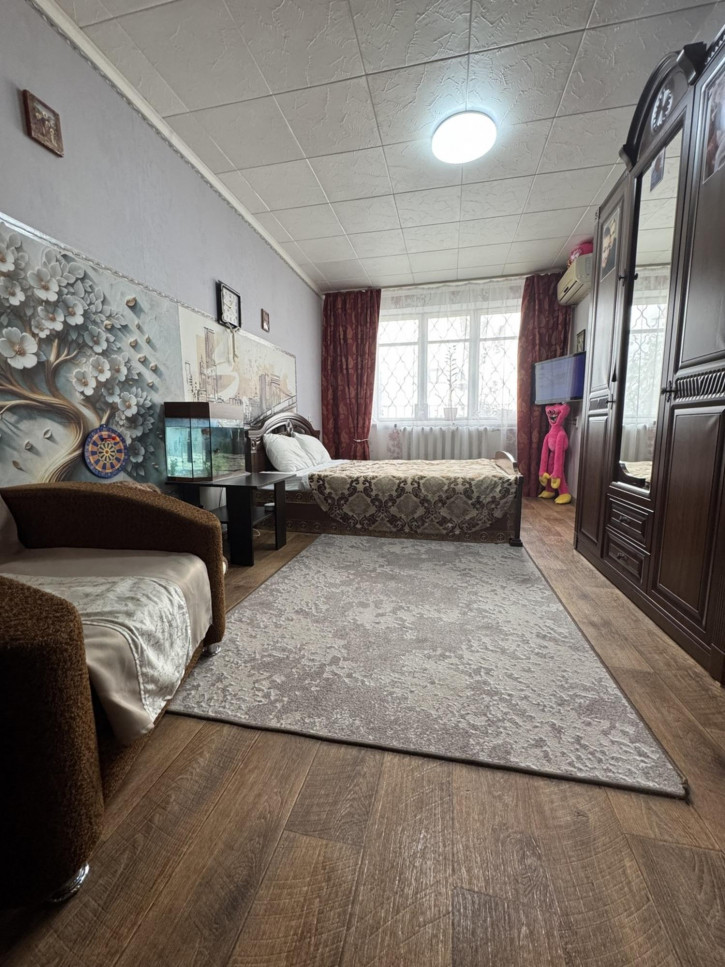 3-комн квартира улица Толстого, 62