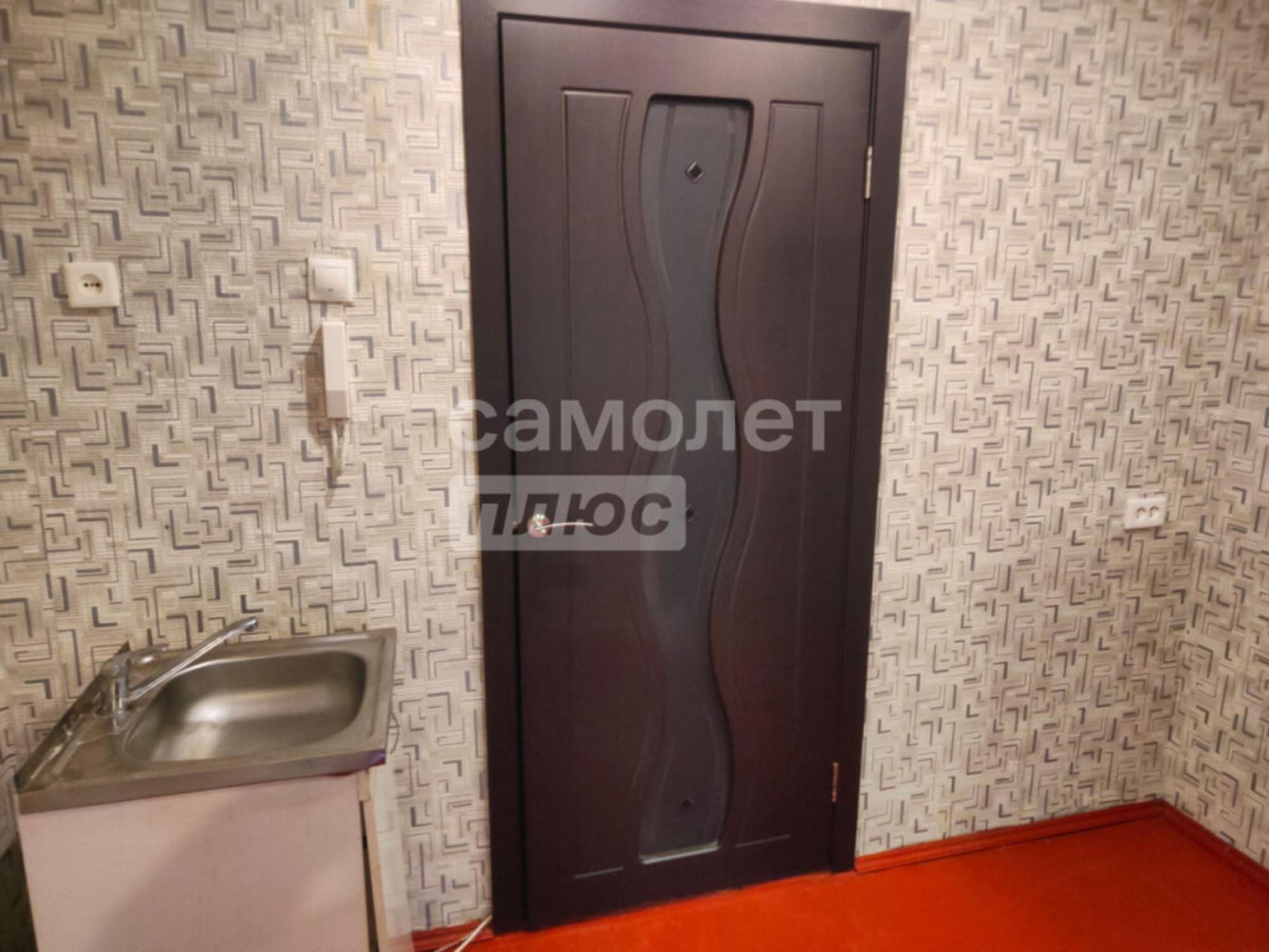 Продажа комнаты Аксёнова, 11