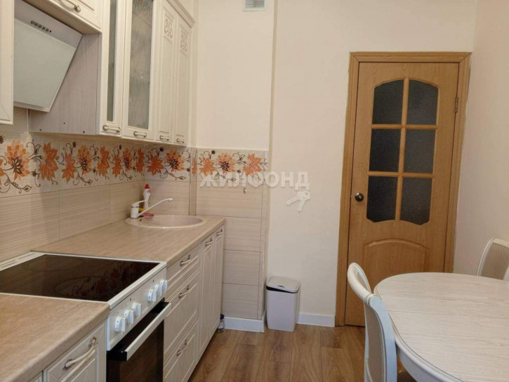 4-комн квартира Калинина улица, д.8 4-комн квартира Калинина улица, д.8