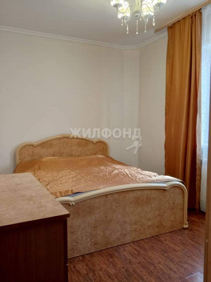 4-комн квартира Калинина улица, д.8 4-комн квартира Калинина улица, д.8