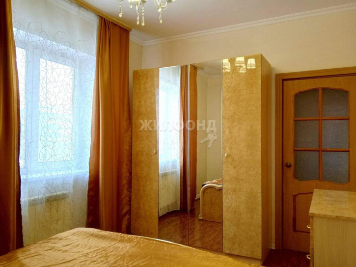 4-комн квартира Калинина улица, д.8 4-комн квартира Калинина улица, д.8