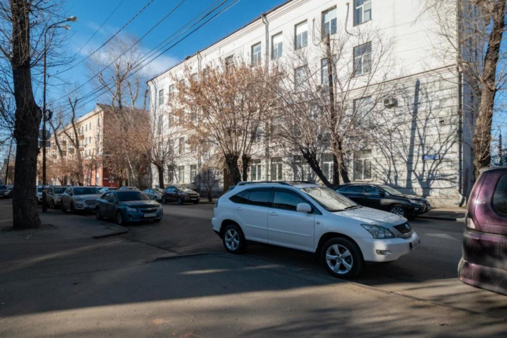 Офис Дзержинского, 33