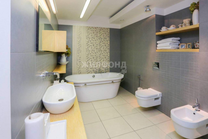 4-комн квартира Урицкого улица, д.20 4-комн квартира Урицкого улица, д.20