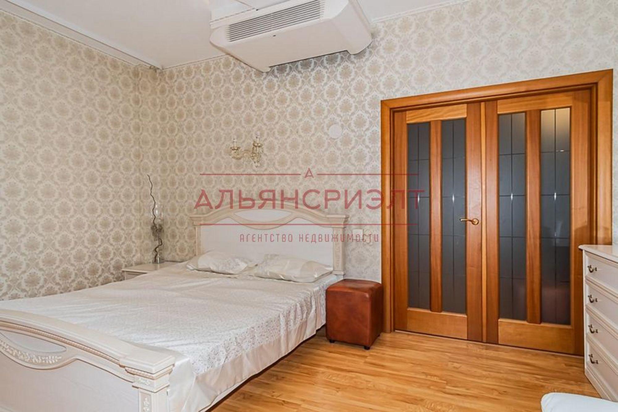 Купить квартиру за 12 000 000 рублей на ул. Романова,39