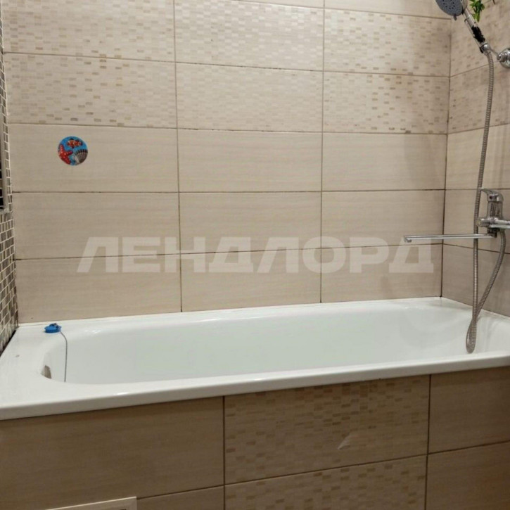 2-комн квартира улица Крупской, 1