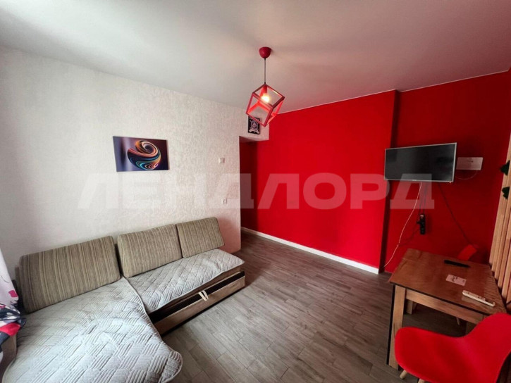 2-комн квартира улица 8-я Линия, 12