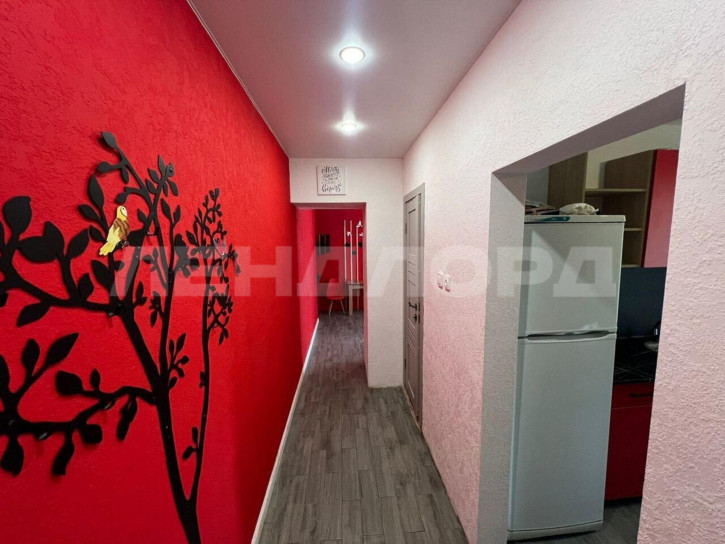 2-комн квартира улица 8-я Линия, 12