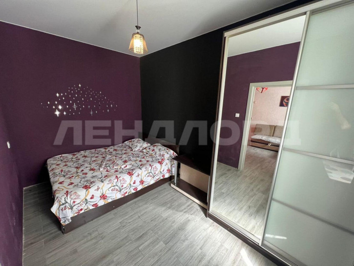 2-комн квартира улица 8-я Линия, 12