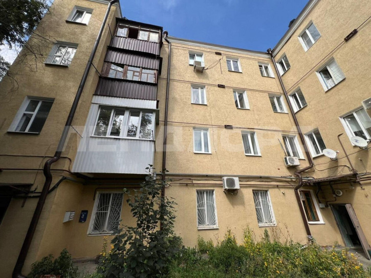 2-комн квартира улица 8-я Линия, 12