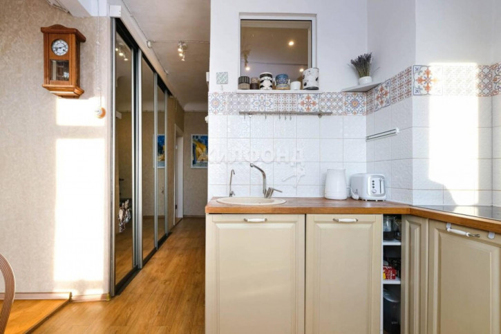 2-комн квартира Сибиряков-Гвардейцев, 15