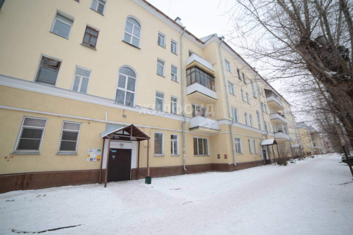3-комн квартира Военный городок улица, д.102