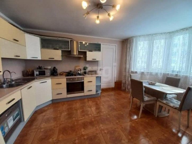 4-комн квартира Ленинградская улица, 76а