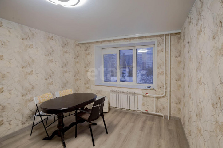 4-комн квартира Ленинградская улица, 113