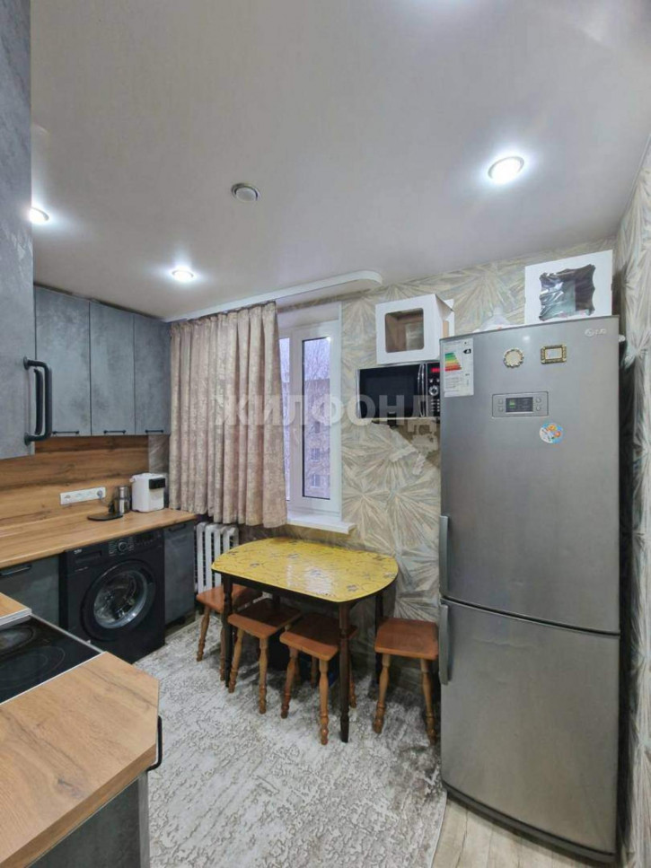 3-комн квартира 12 микрорайон, д.36 3-комн квартира 12 микрорайон, д.36