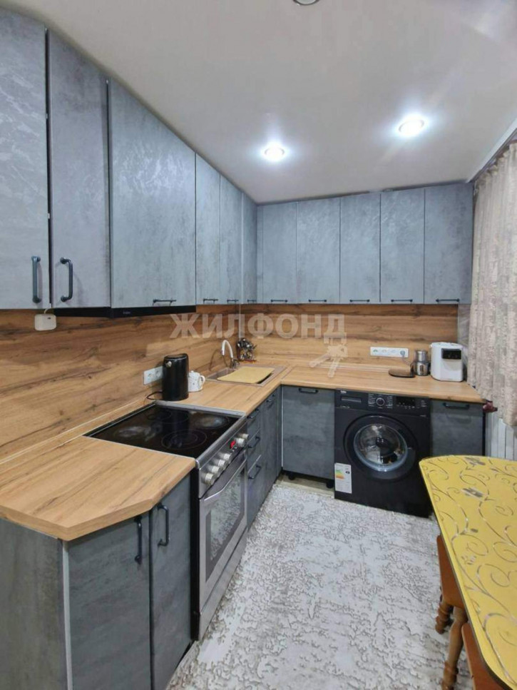 3-комн квартира 12 микрорайон, д.36 3-комн квартира 12 микрорайон, д.36