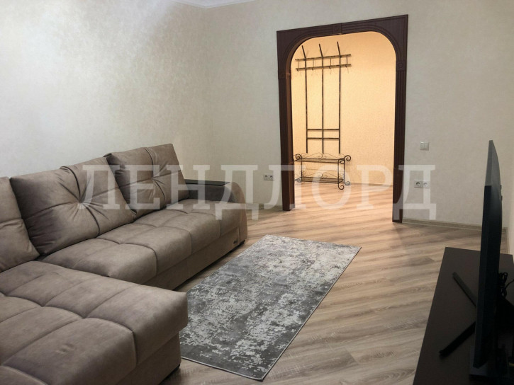 2-комн квартира улица Добровольского, 28