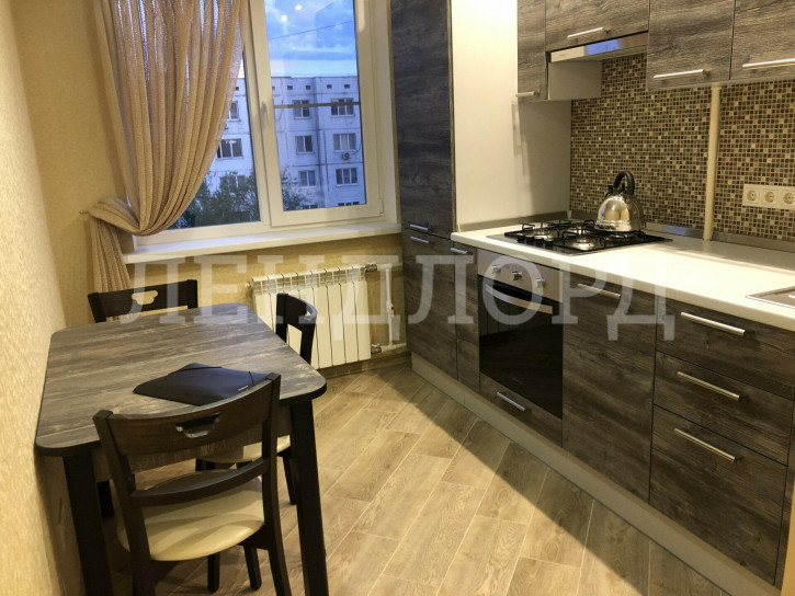 2-комн квартира улица Добровольского, 28