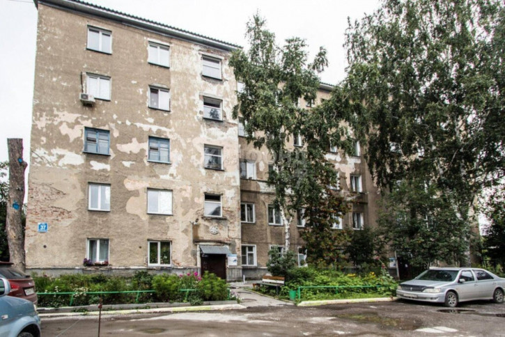 2-комн квартира Трикотажная, 37