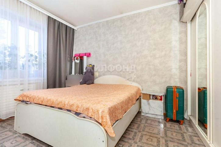 2-комн квартира Максима Горького, 1