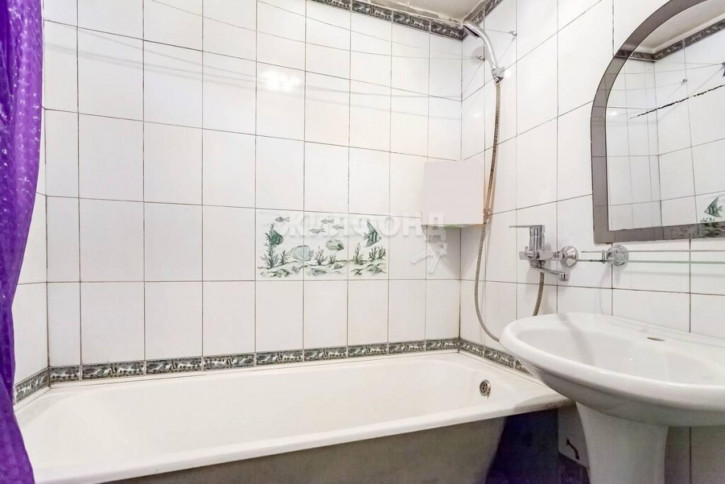 2-комн квартира Максима Горького, 1