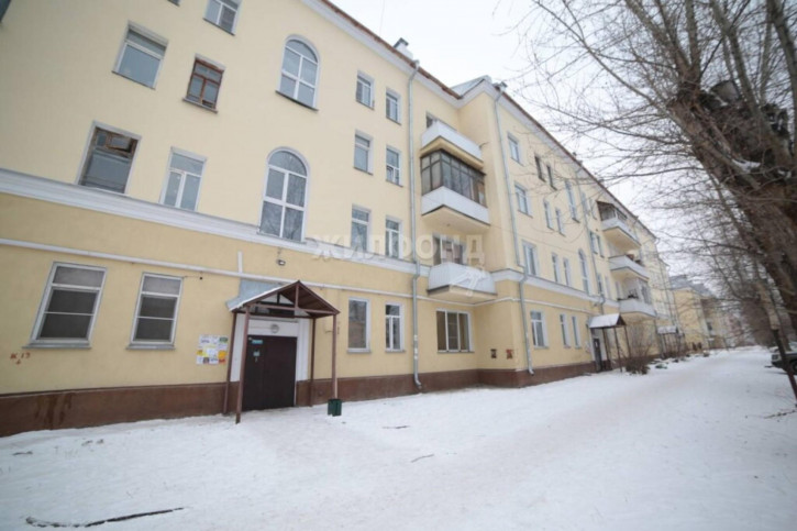 3-комн квартира Военный Городок, 102