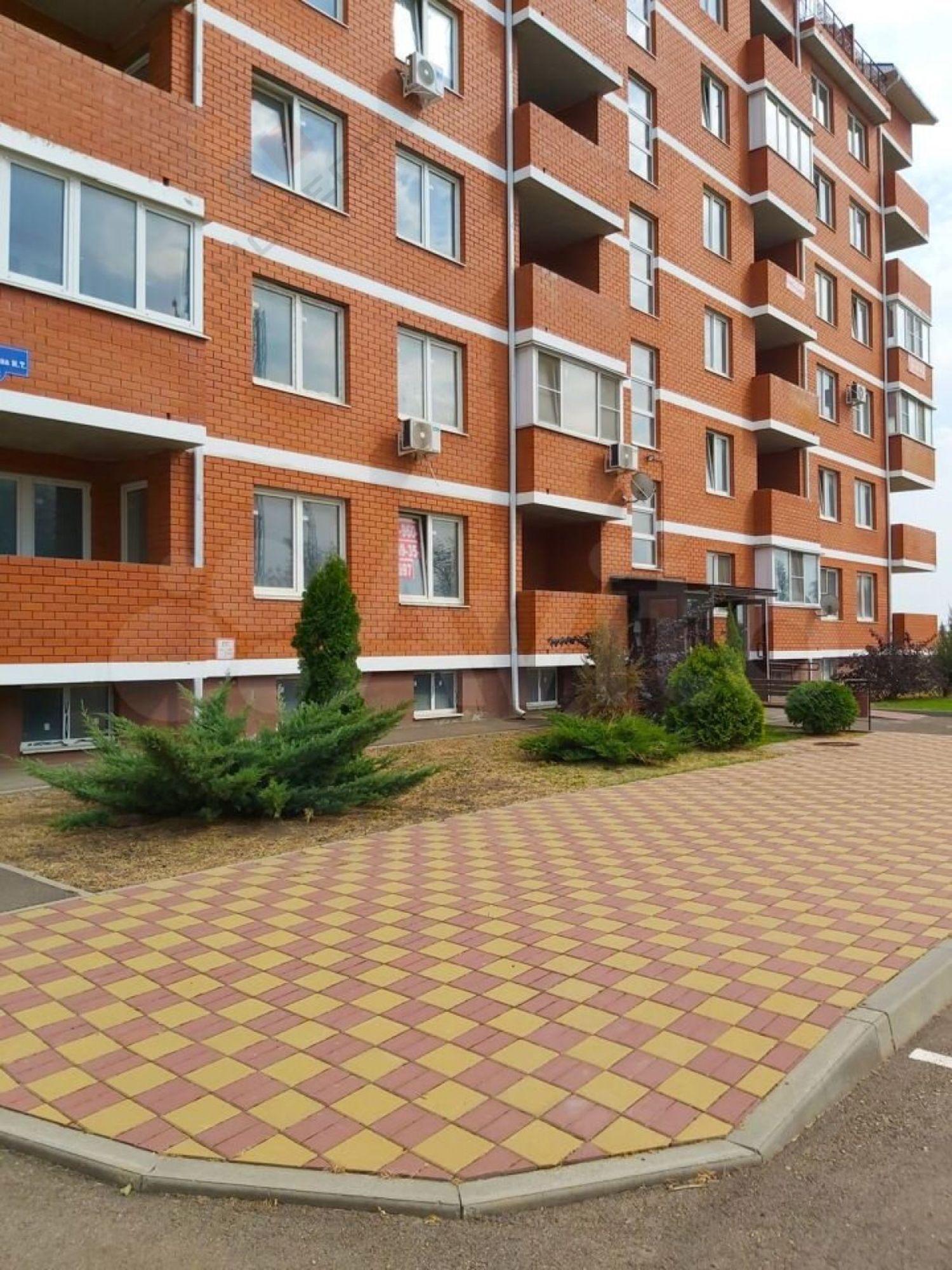 Купить квартиру за 5 500 000 рублей на Генерала Петрова ул, 2/А