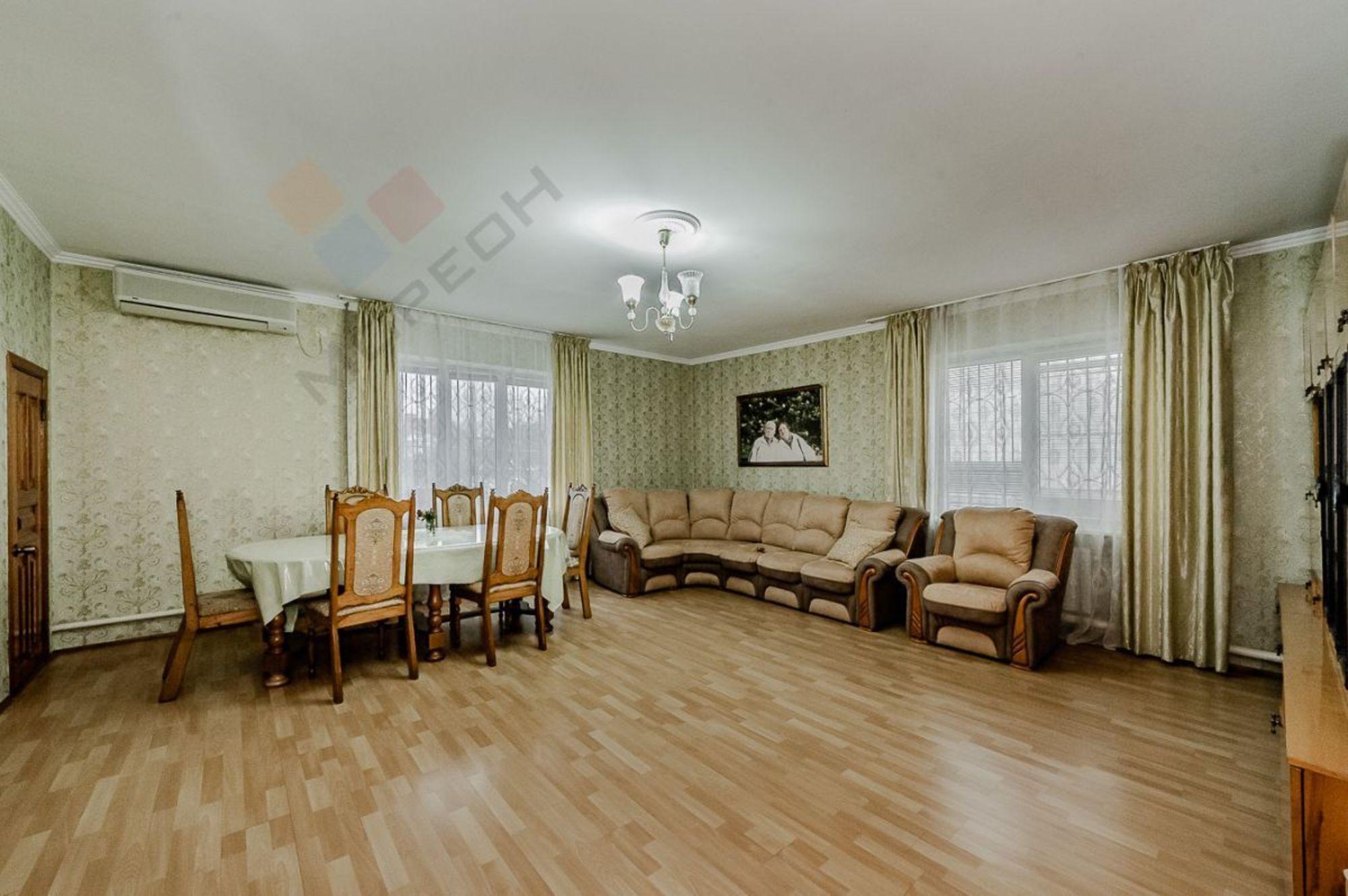 Купить дачу, дом, коттедж за 26 000 000 рублей на им. Микешина М.О. ул, 36/1