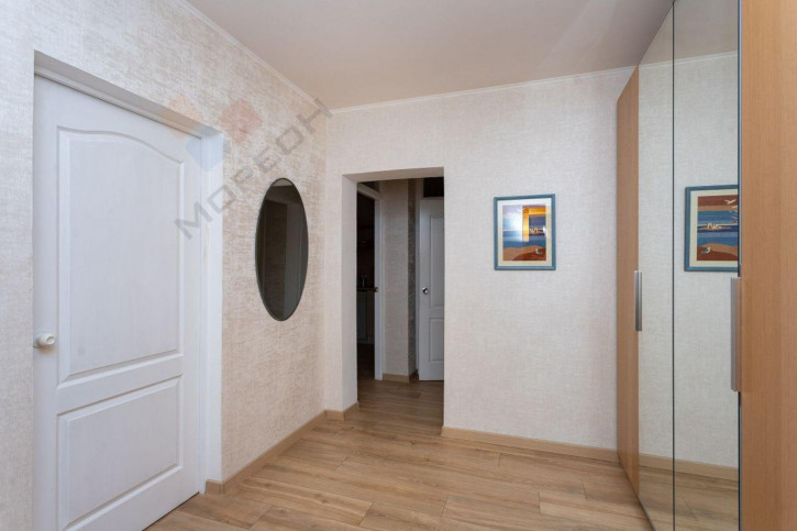 2-комн квартира Котлярова ул, 11