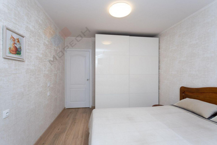 2-комн квартира Котлярова ул, 11