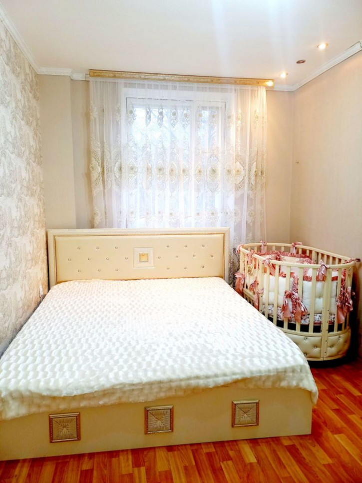 3-комн квартира Энгельса ул, 80 3-комн квартира Энгельса ул, 80