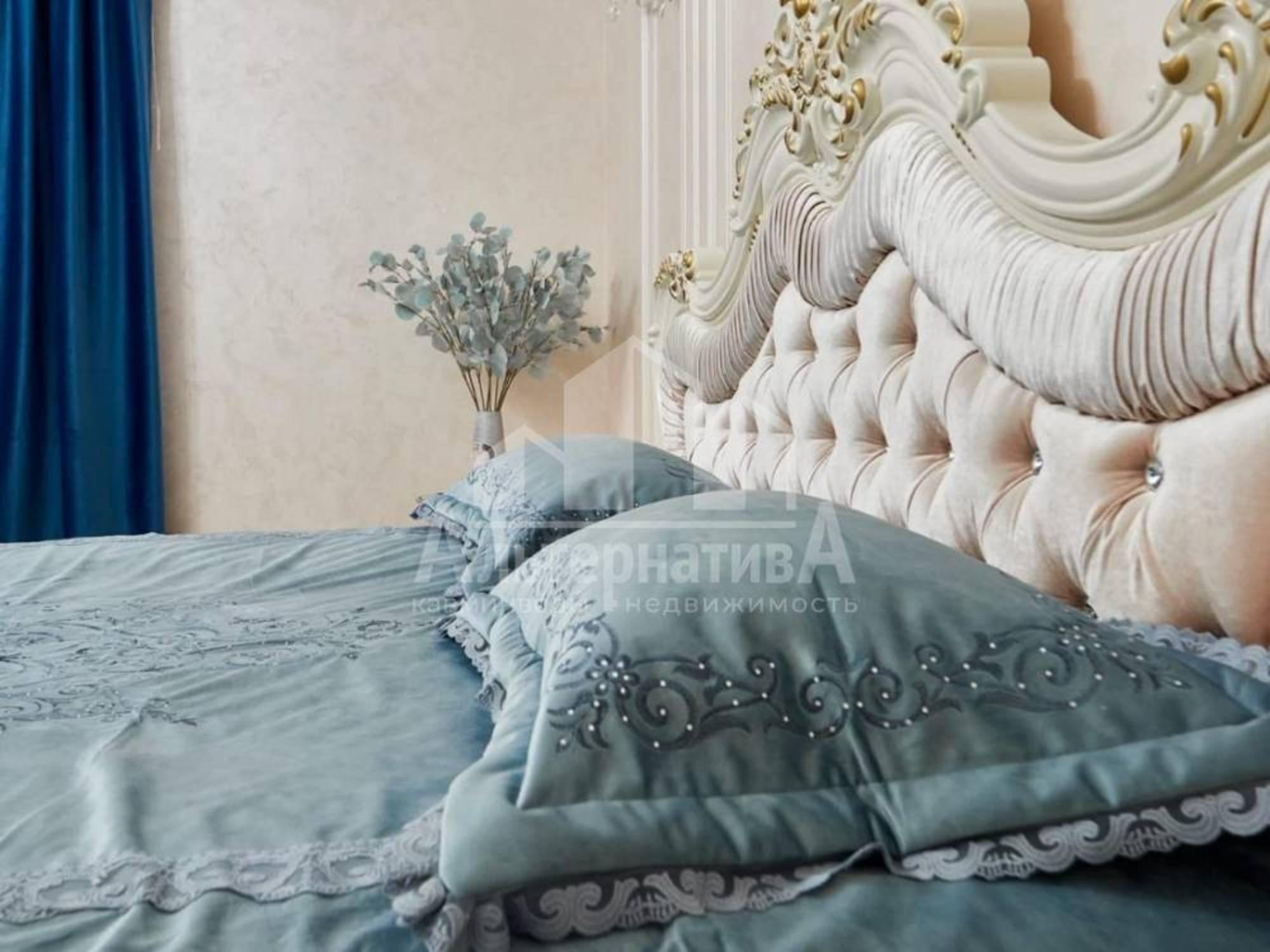 Купить квартиру за 20 900 000 рублей на Декабристов ул.