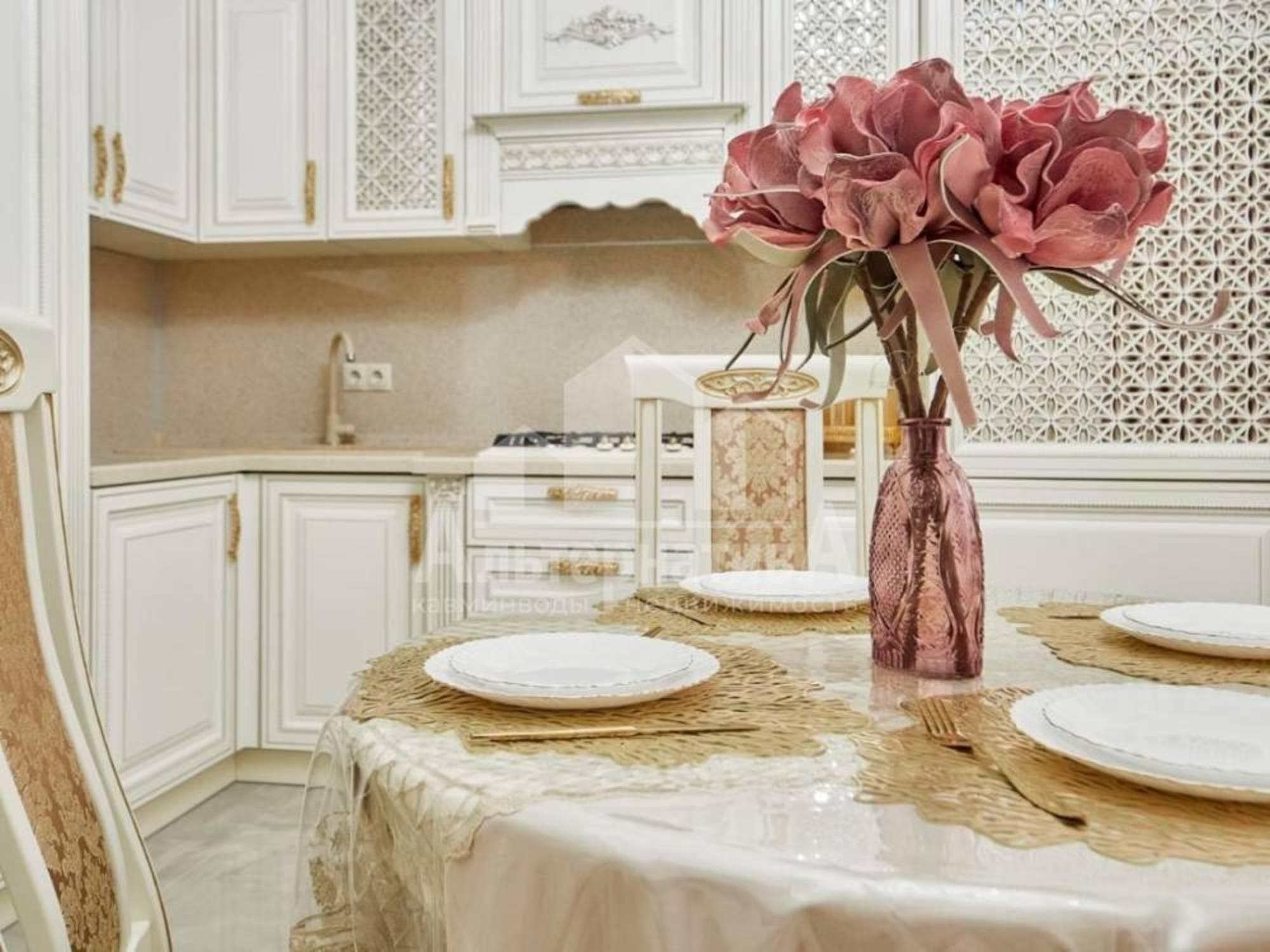 Купить квартиру за 20 900 000 рублей на Декабристов ул.