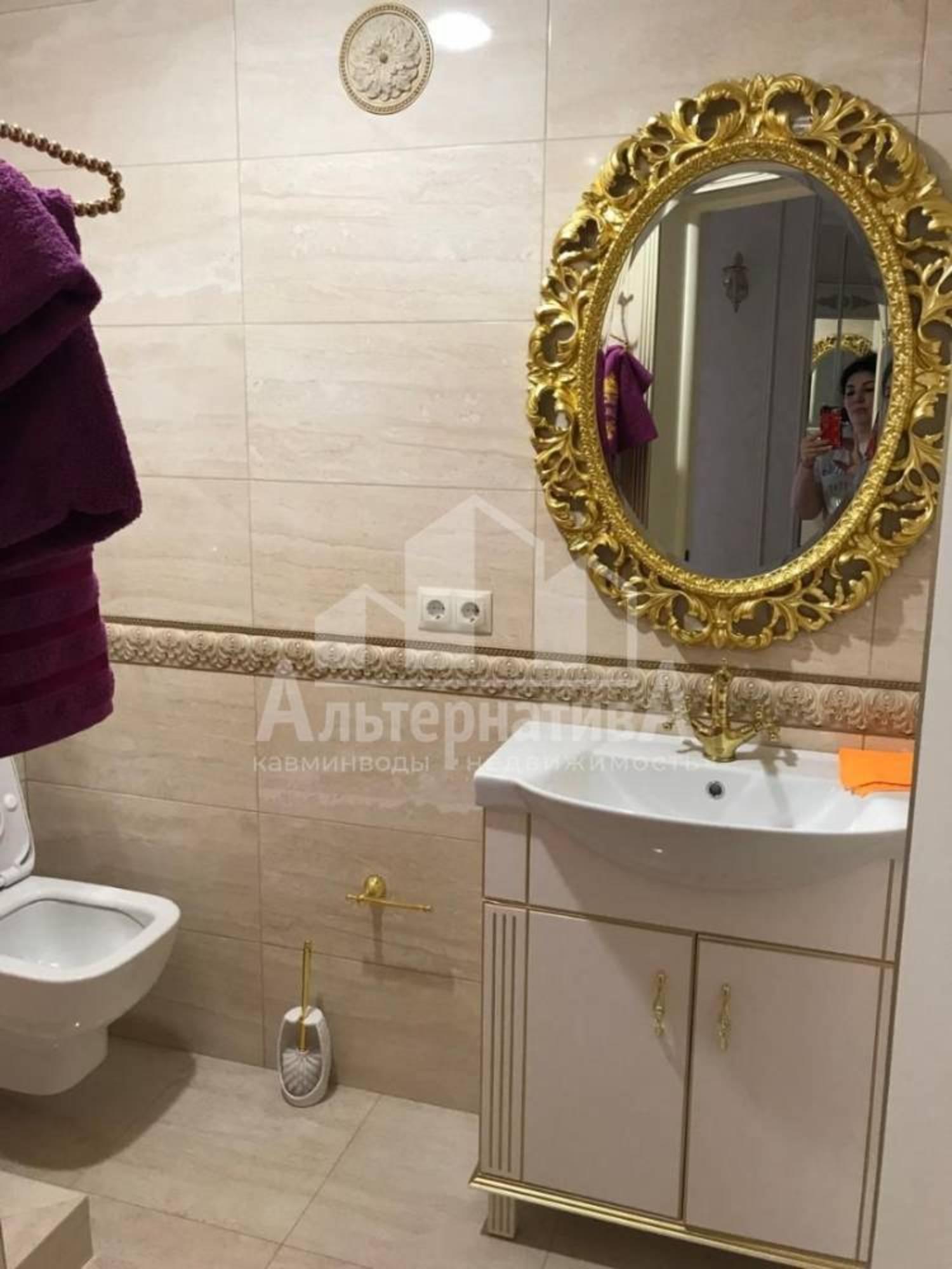 Купить квартиру за 20 900 000 рублей на Декабристов ул.