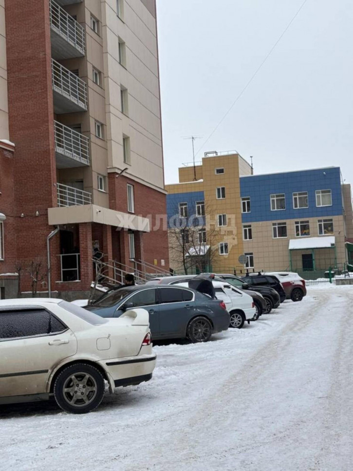 2-комн квартира Адриена Лежена, 27