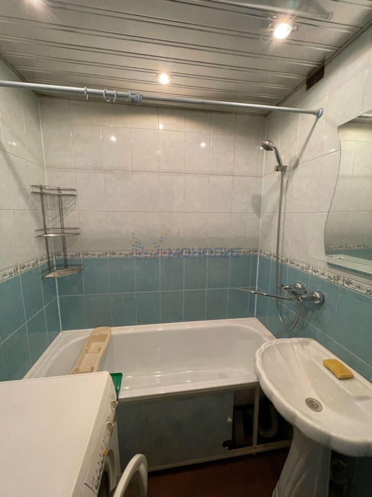 3-комн квартира Пономарева ул, 1