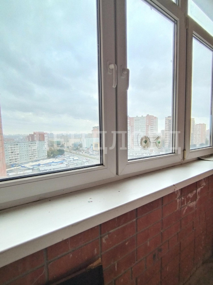 1-комн квартира проспект Космонавтов, 32Б