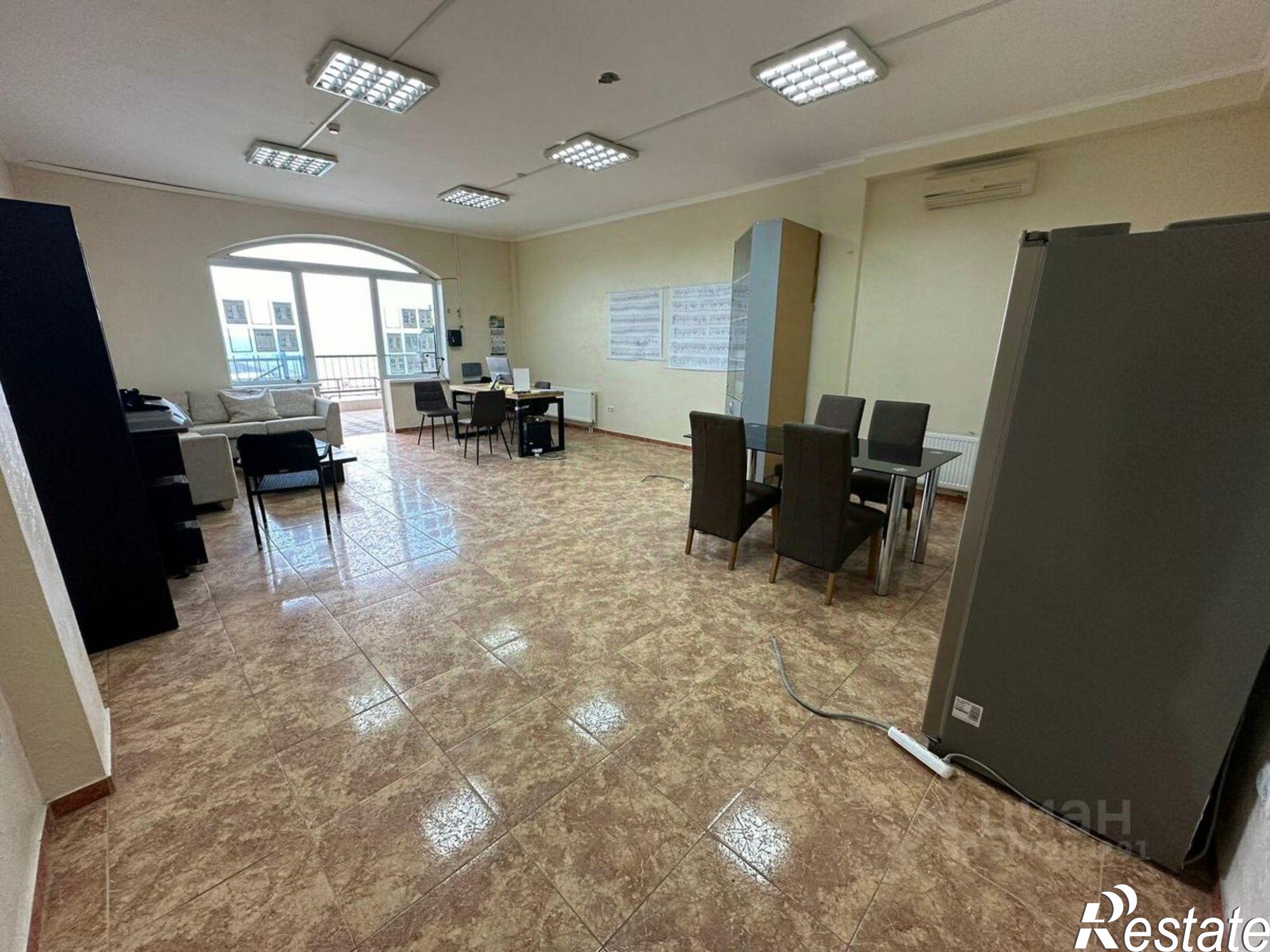Купить офис, помещение под офис за 18 000 100 рублей на наб им А.С.Пушкина, 17Б