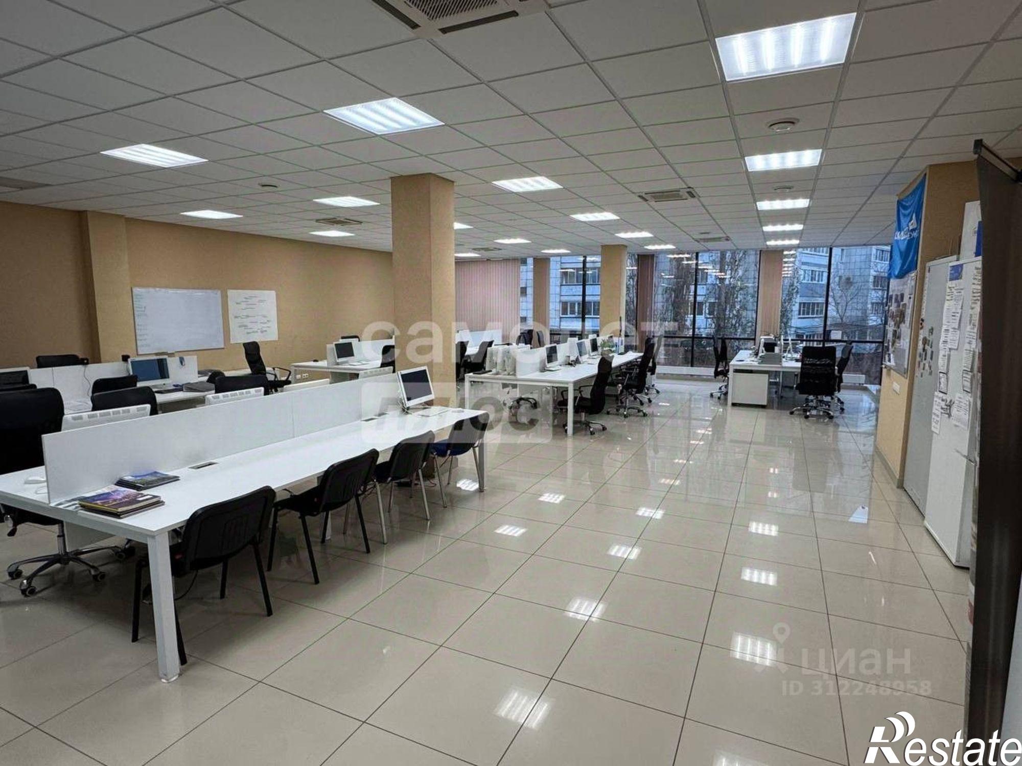 Купить офис, помещение под офис за 13 451 500 рублей на Средне-Московская улица, 92