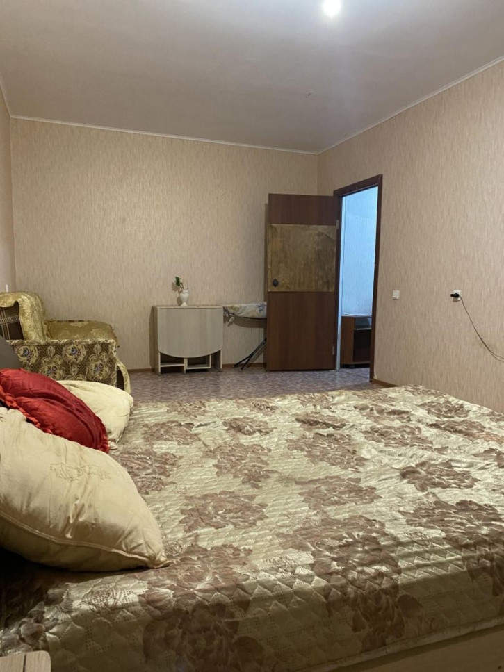 1-комн квартира Парижской Коммуны ул, 41