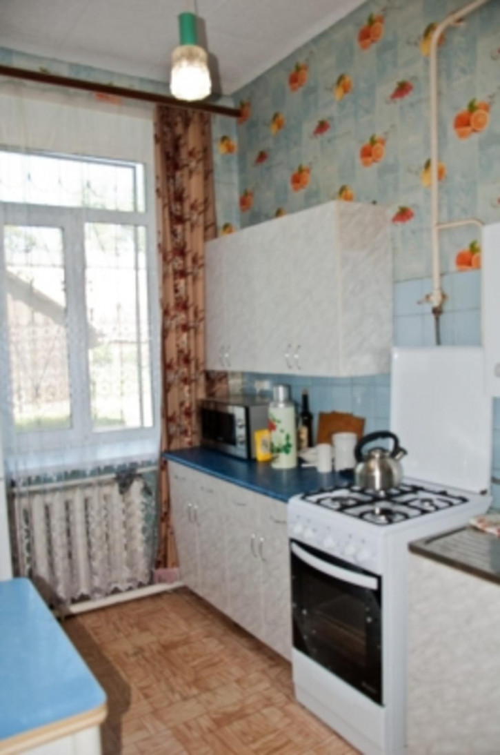 2-комн квартира ул Советской Армии, 4