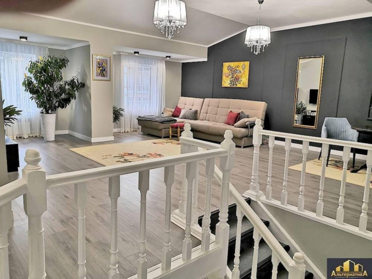 5-комн квартира Солженицына ул.