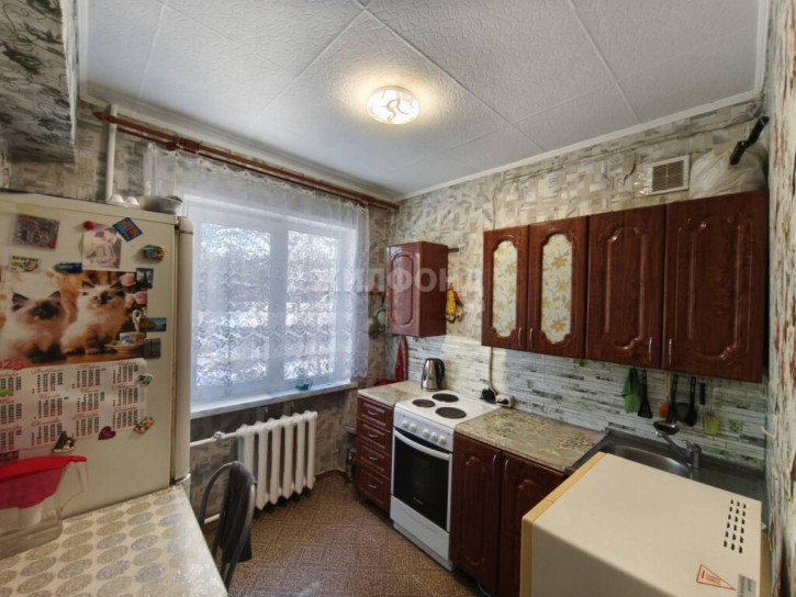2-комн квартира Героев Труда, 35