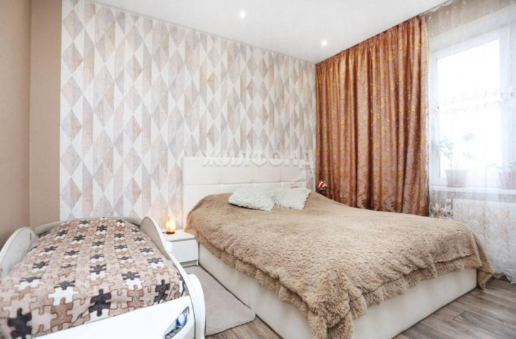 2-комн квартира Зорге, 273