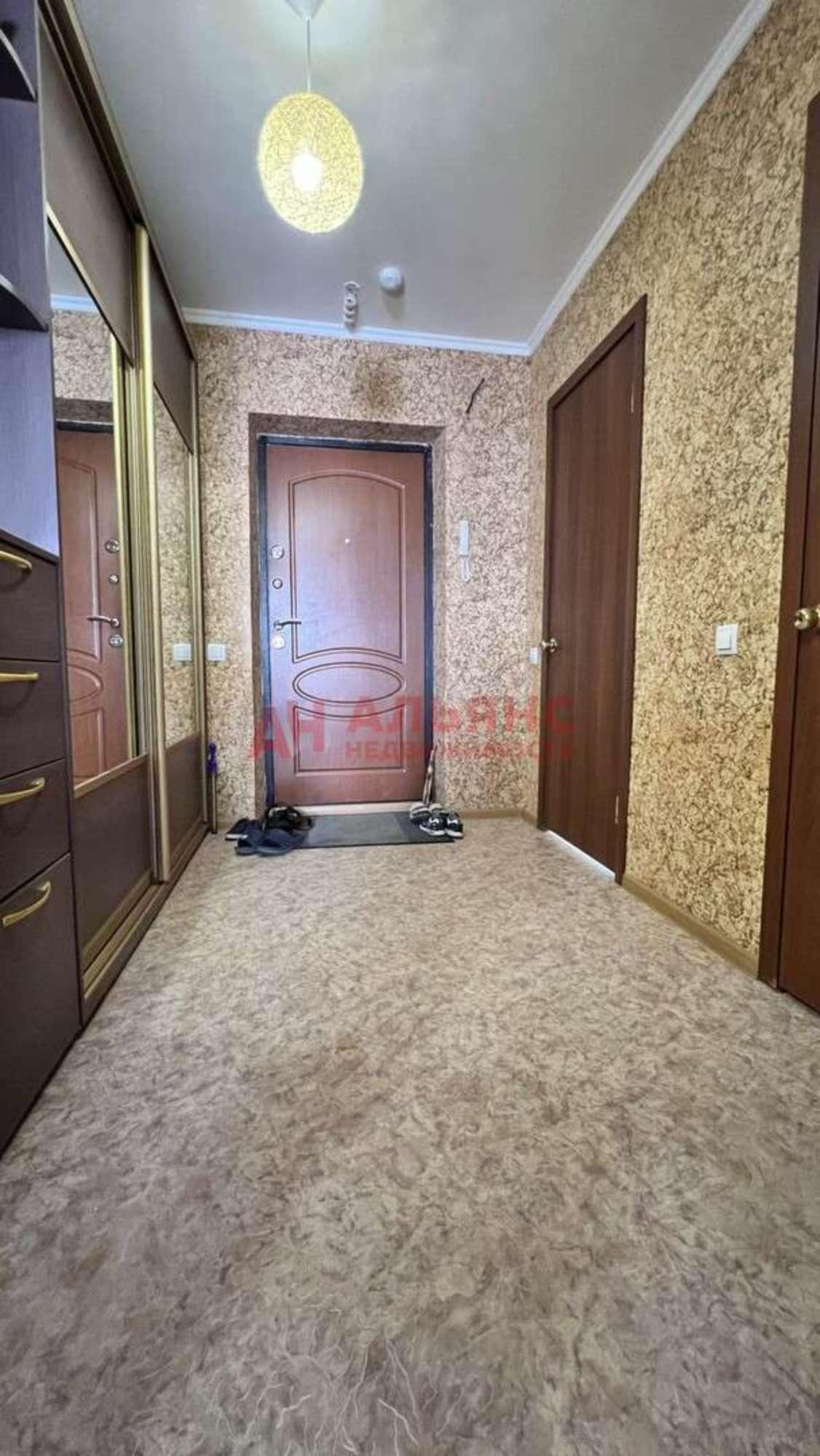 Купить квартиру за 8 250 000 рублей на Дыбенко улица, 36