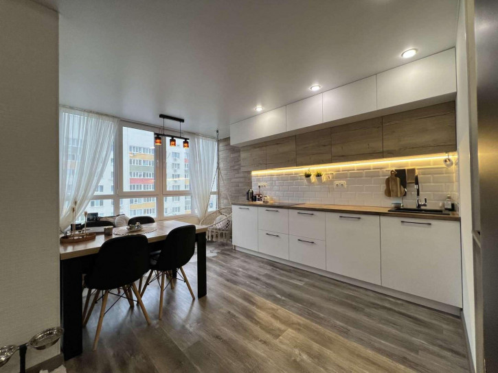 3-комн квартира Кирова проспект, 322ак3