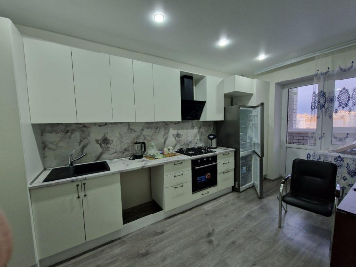 3-комн квартира Родионовка ул, 8