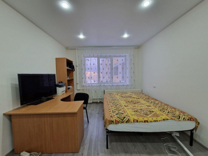 3-комн квартира Родионовка ул, 8