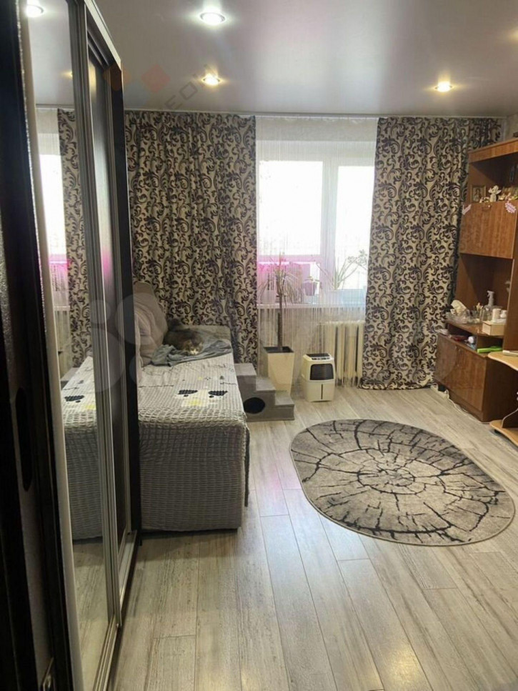 Комната Комарова ул, 19